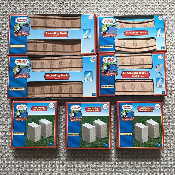 *Brand New* In-the-Box Assorted Thomas Train Tracks - Picture 1 of 5